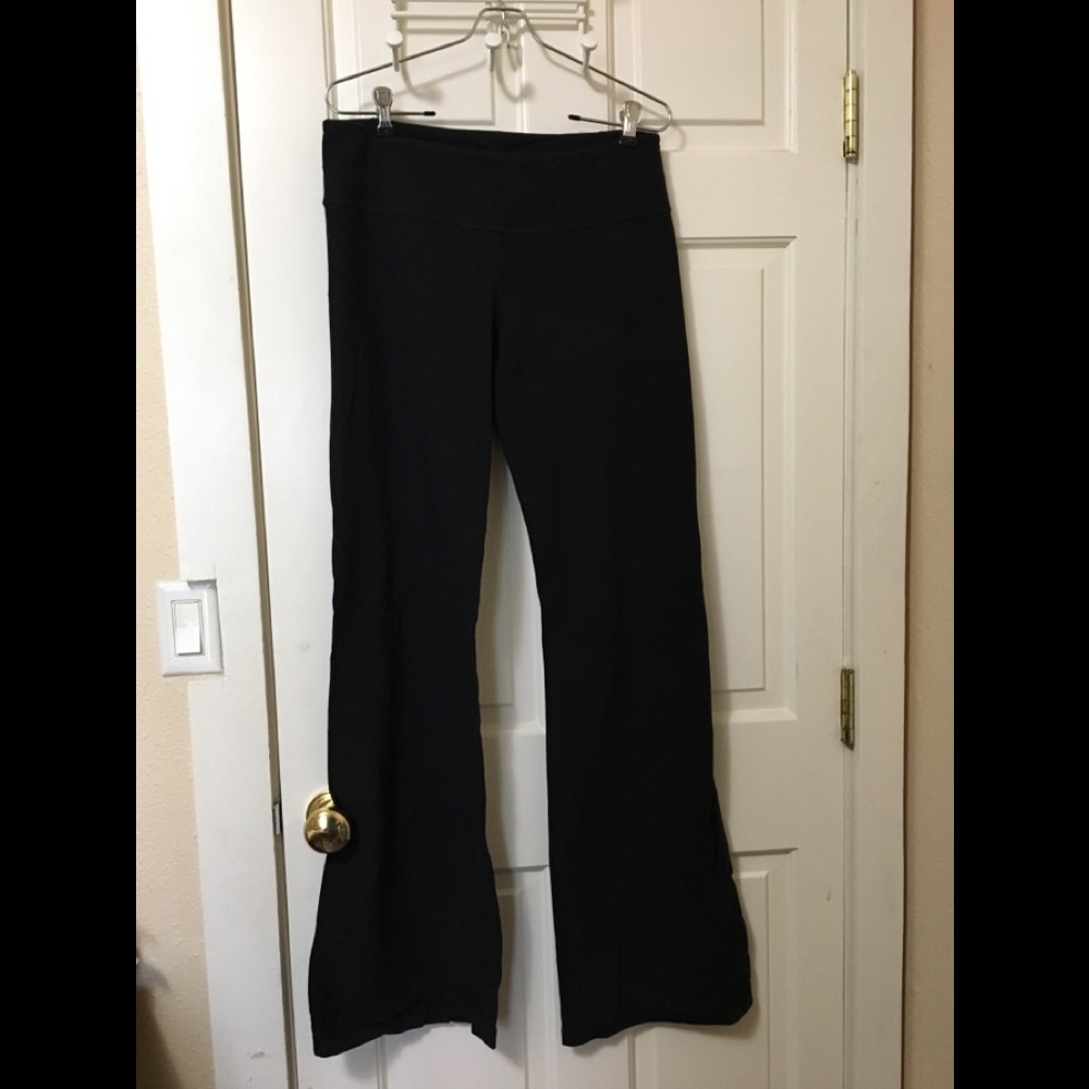 Lululemon black yoga pants